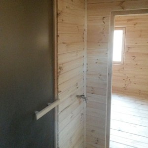 Стеклянная дверь в парное отделение